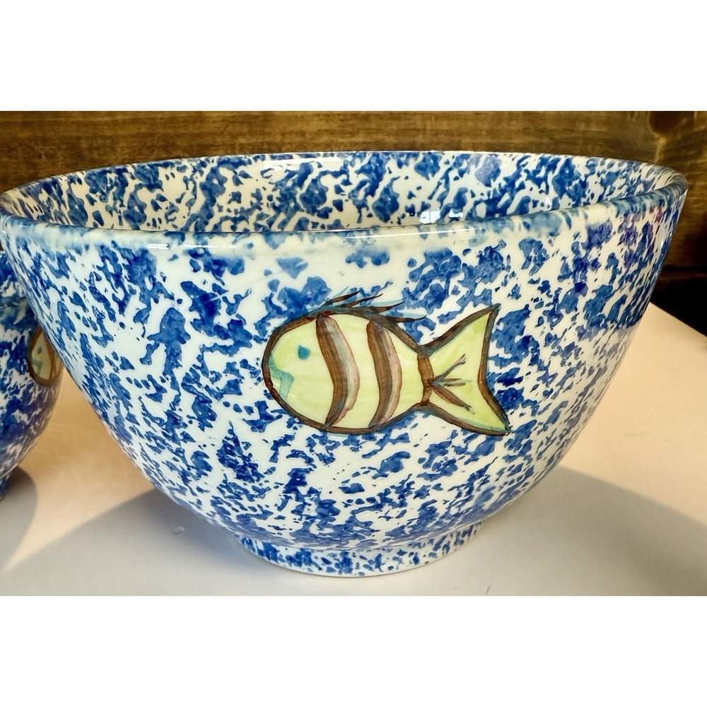 Tienshen Sponge Blue Folk Craft Bowls Rooster & Apple‎ inside bottom